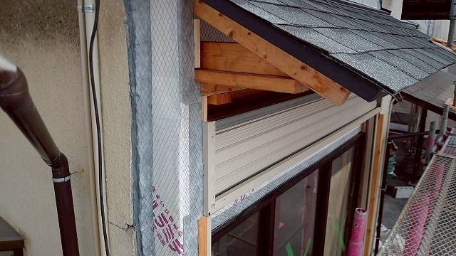 姫路市　ラス網を設置